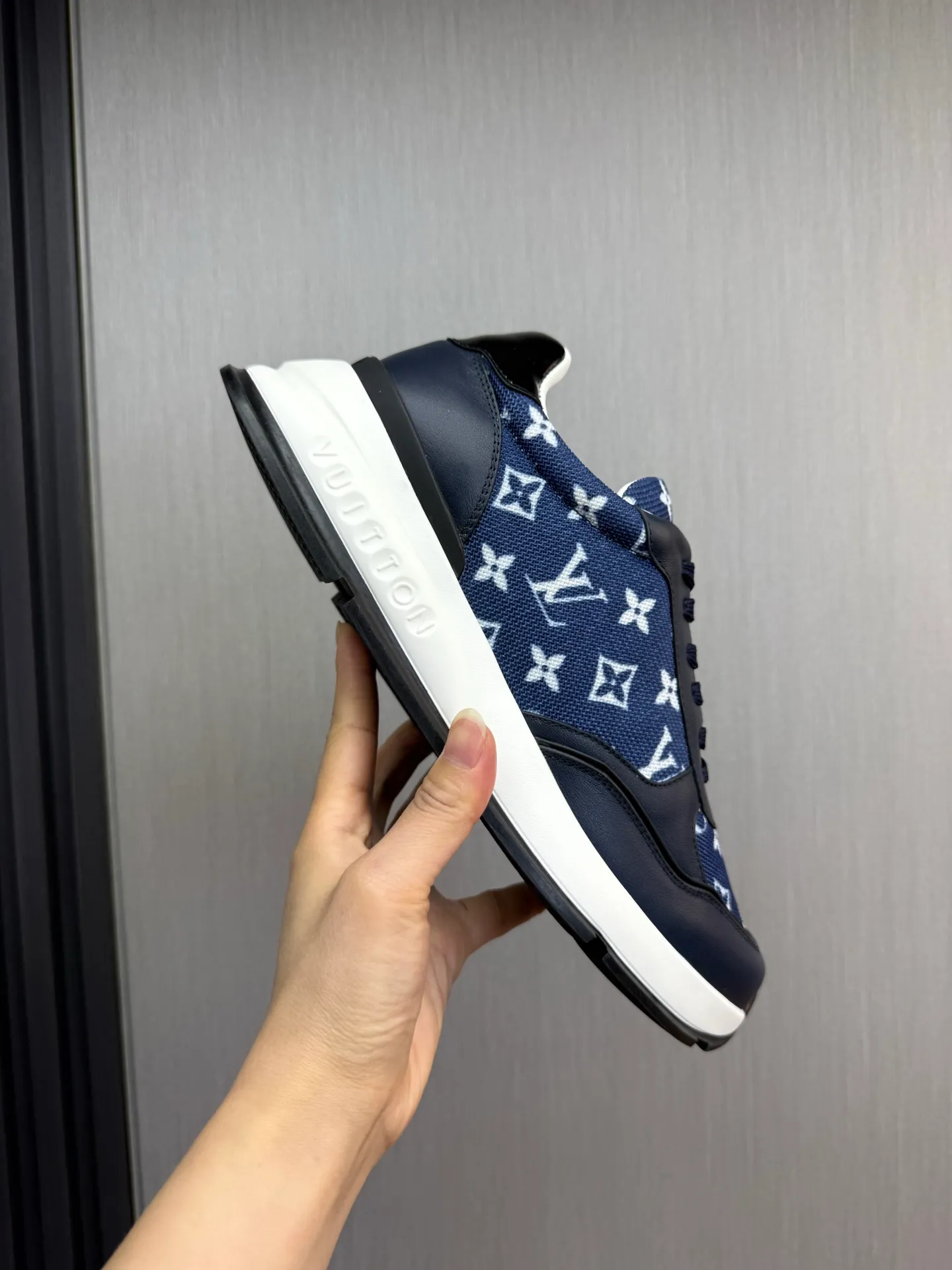 Men's shoes 💰800💰 LOUIS VUITTON [Luden Yiwei] Brand new trendy Lv is on the market 🎁, casual and fashionable men's shoes 👟Original 1:1 shipment✅ The upper is made of imported brand leather + cowhide lining, the original wear-resistant rubber outsole, the version is simple and elegant, exclusive for trendy men. 38-44 (customized at 38.45)